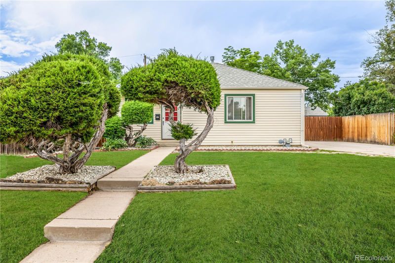 1601 S Yates St, Denver, CO 80219