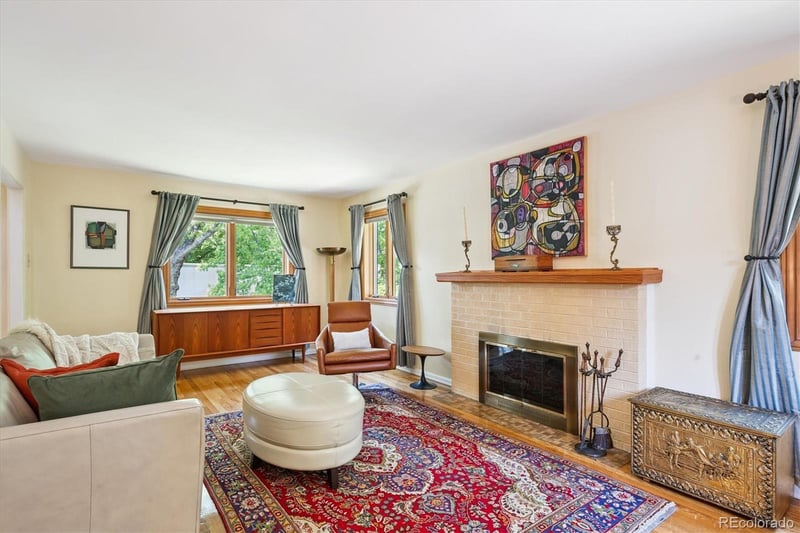 2090 Bellaire St, Denver, CO 80207