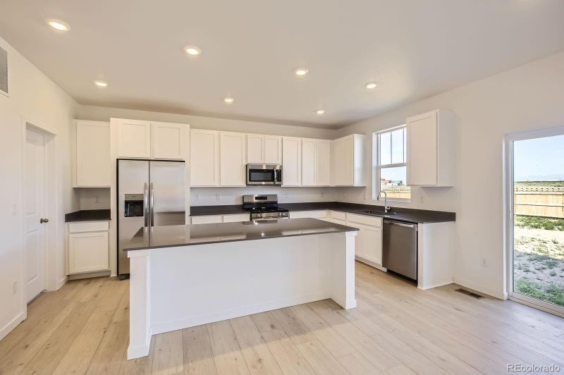 390 Donna Ln, Johnstown, CO 80534