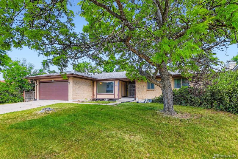 2122 S Yank Way, Lakewood, CO 80228