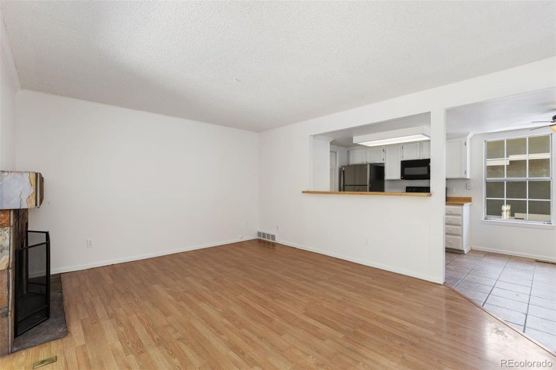2013 S Helena St #B, Aurora, CO 80013