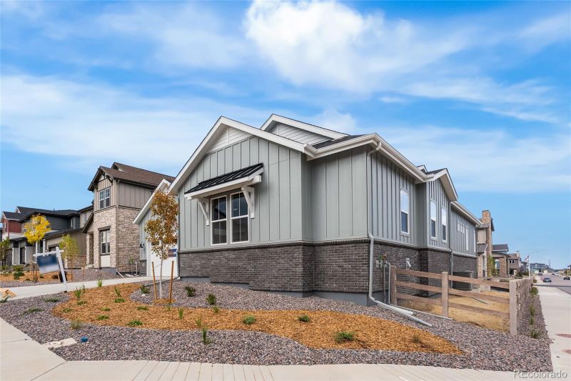 8440 Silverton Ln, Littleton, CO 80125