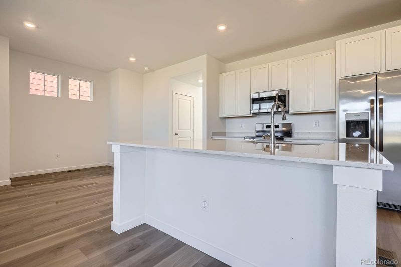 6759 Juniper Dr, Thornton, CO 80602