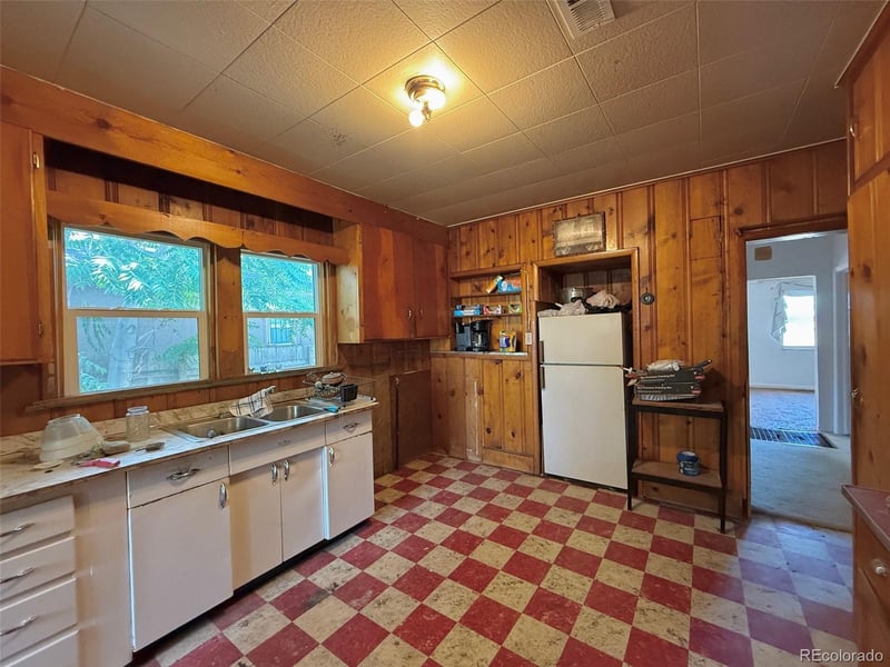 240 N 4th Ave, Brighton, CO 80601