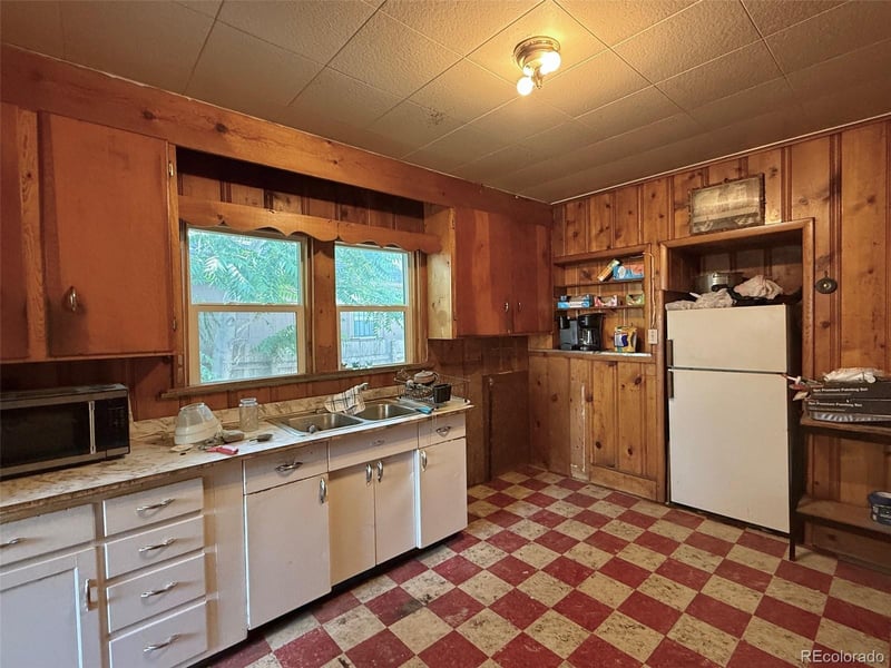 240 N 4th Ave, Brighton, CO 80601