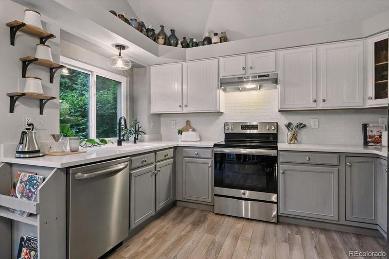 6517 Sproul Ln, Colorado Springs, CO 80918
