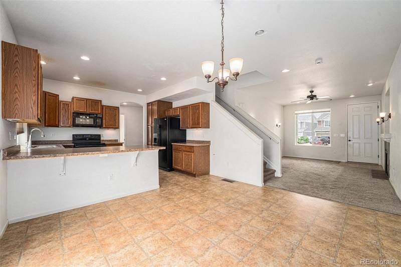 5572 Killarney St, Denver, CO 80249