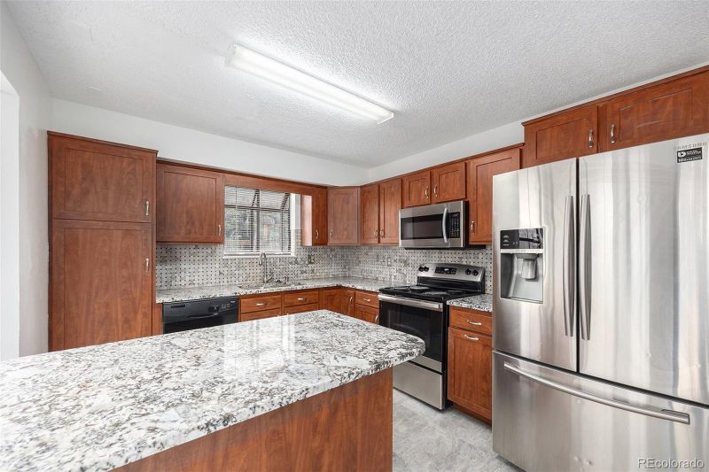 14190 E Gunnison Pl, Aurora, CO 80012
