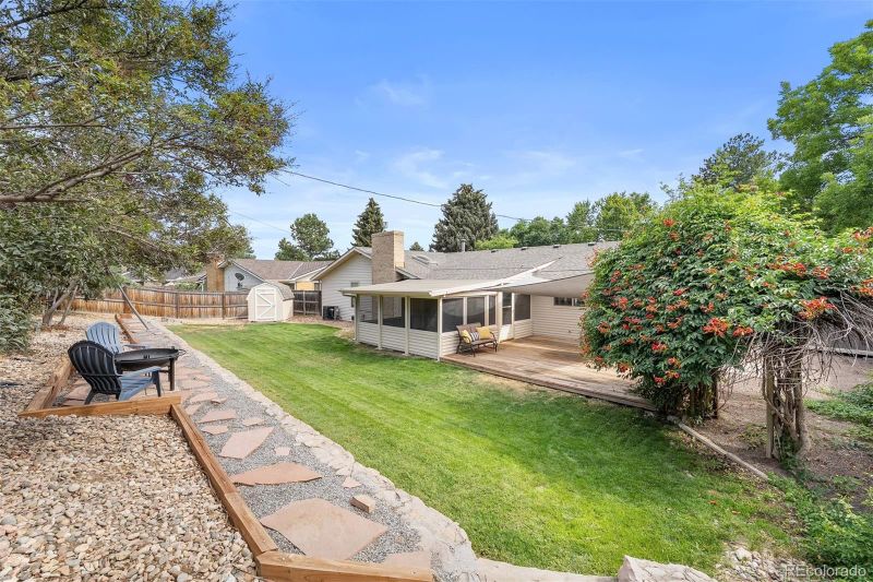 6419 W Roxbury Dr, Littleton, CO 80128