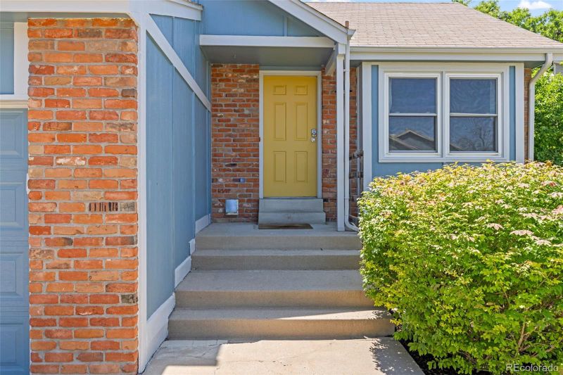 9917 Garland Dr, Broomfield, CO 80021