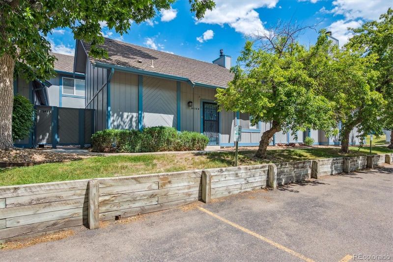 2458 S Victor St #B, Aurora, CO 80014