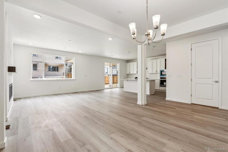 9266 Telluride Ct, Commerce City, CO 80022