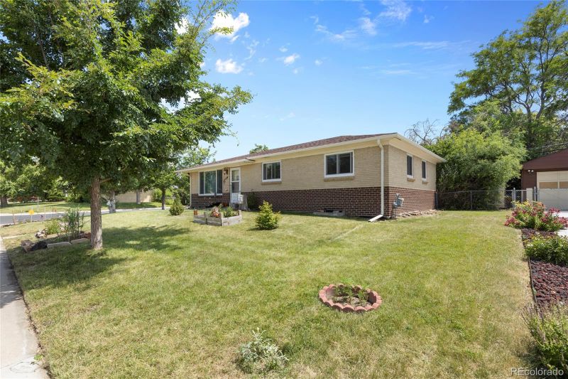9830 E 5th Ave N, Aurora, CO 80010