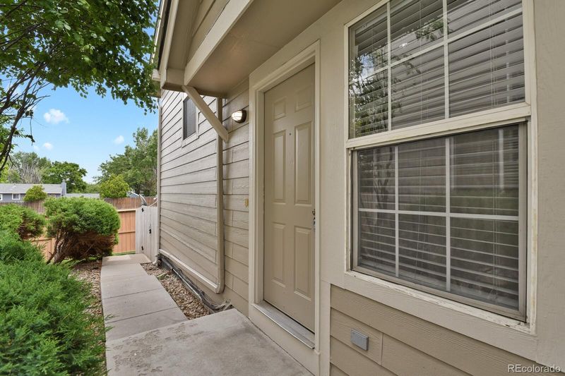 1276 S Zeno Cir #A, Aurora, CO 80017