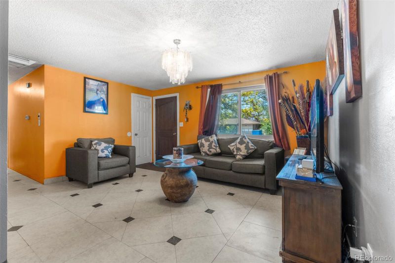 3014 Lakeside Dr, Evans, CO 80620