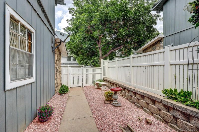 2829 S Xanadu Way, Aurora, CO 80014