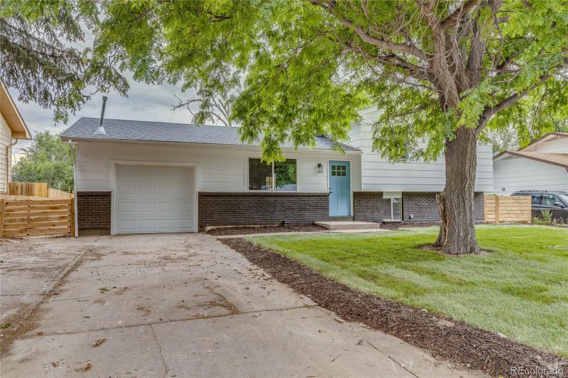 6870 Snead St, Colorado Springs, CO 80911