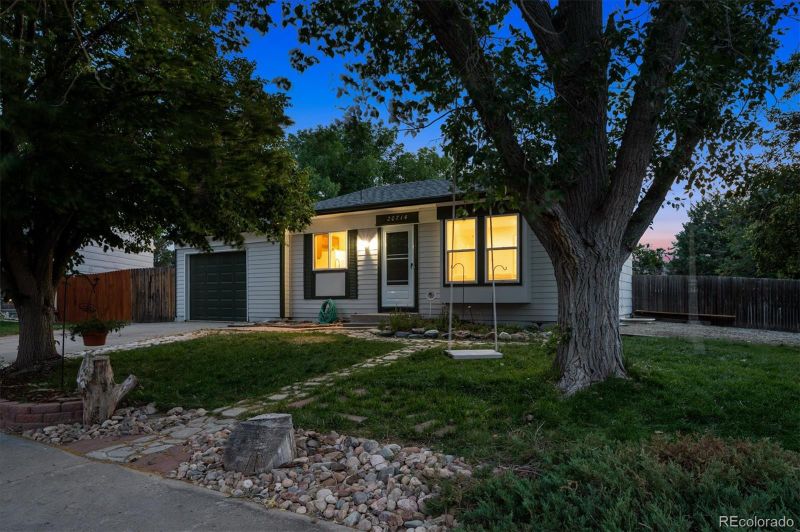20714 E Buchanan Dr, Aurora, CO 80011