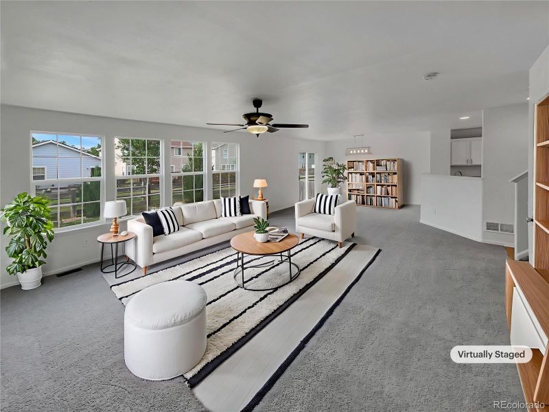 16453 E Phillips Dr, Englewood, CO 80112