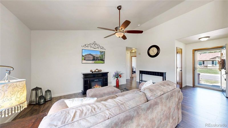2224 Waylon Dr, Johnstown, CO 80534