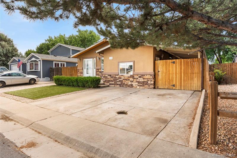111 Yakima St, Lochbuie, CO 80603
