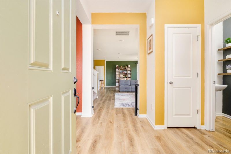 6297 N Nepal Ct, Aurora, CO 80019