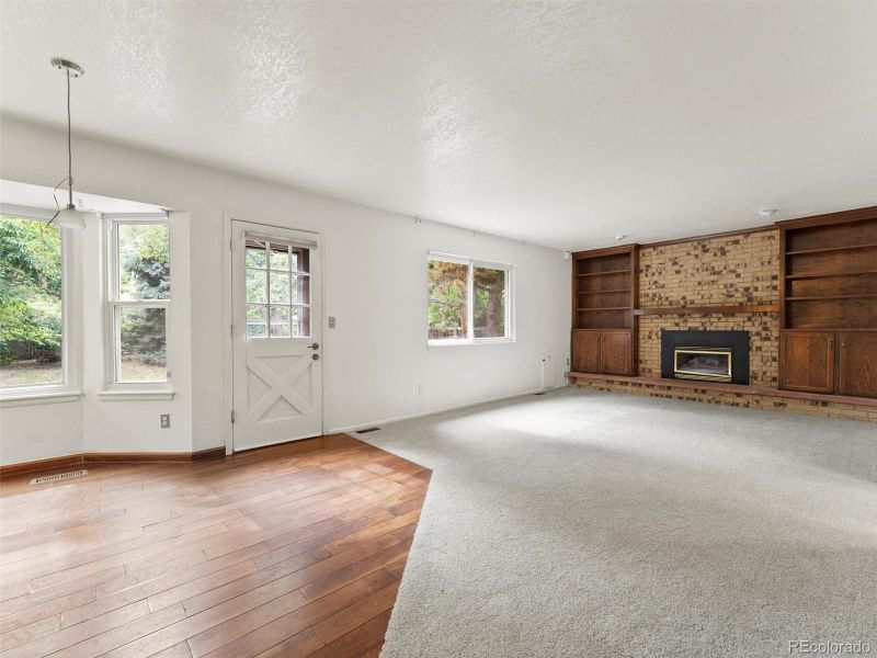 2591 S Oakland St, Aurora, CO 80014