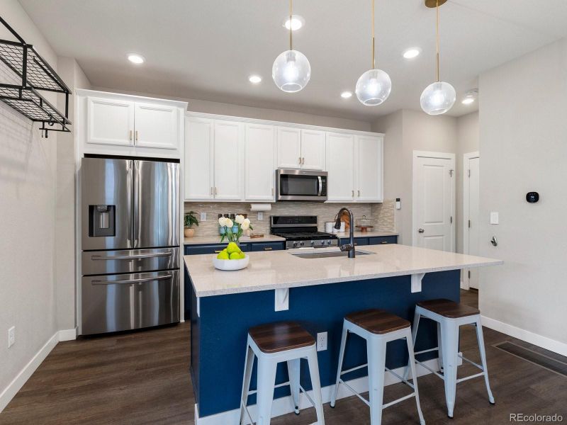 229 W Jamison Ct, Littleton, CO 80120