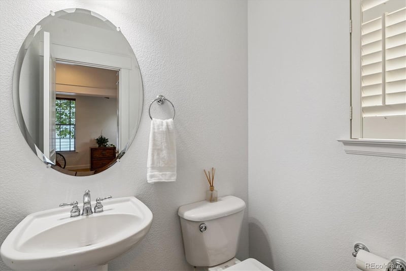 2326 Akron St, Denver, CO 80238