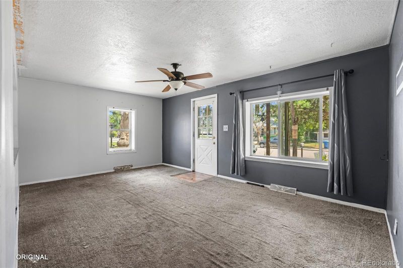 5481 Leyden St, Commerce City, CO 80022