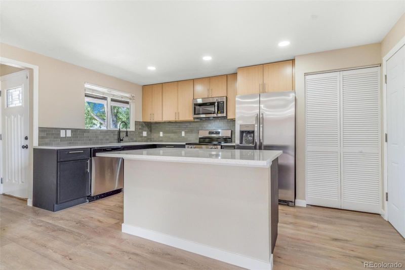 700 Nickel St, Broomfield, CO 80020