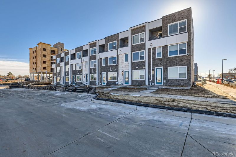 376 Geneva St, Aurora, CO 80010