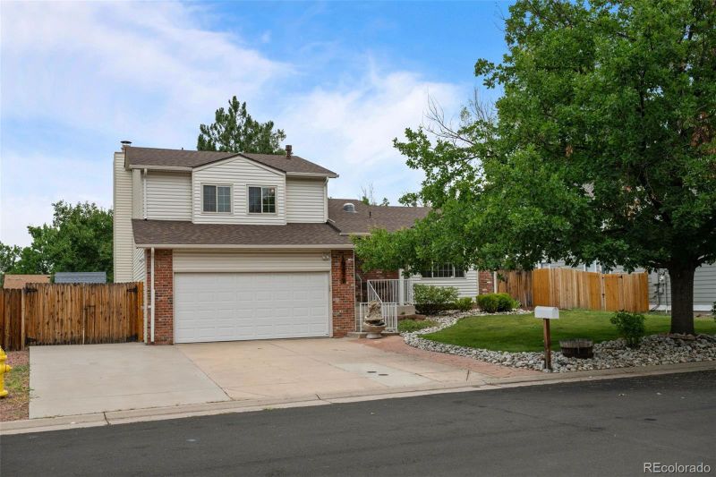19477 E Greenwood Pl, Aurora, CO 80013
