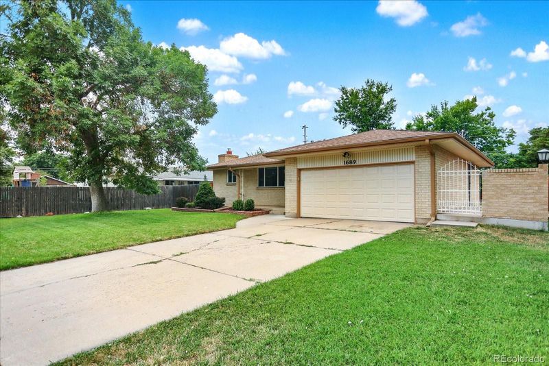 1689 S Dudley Ct, Lakewood, CO 80232