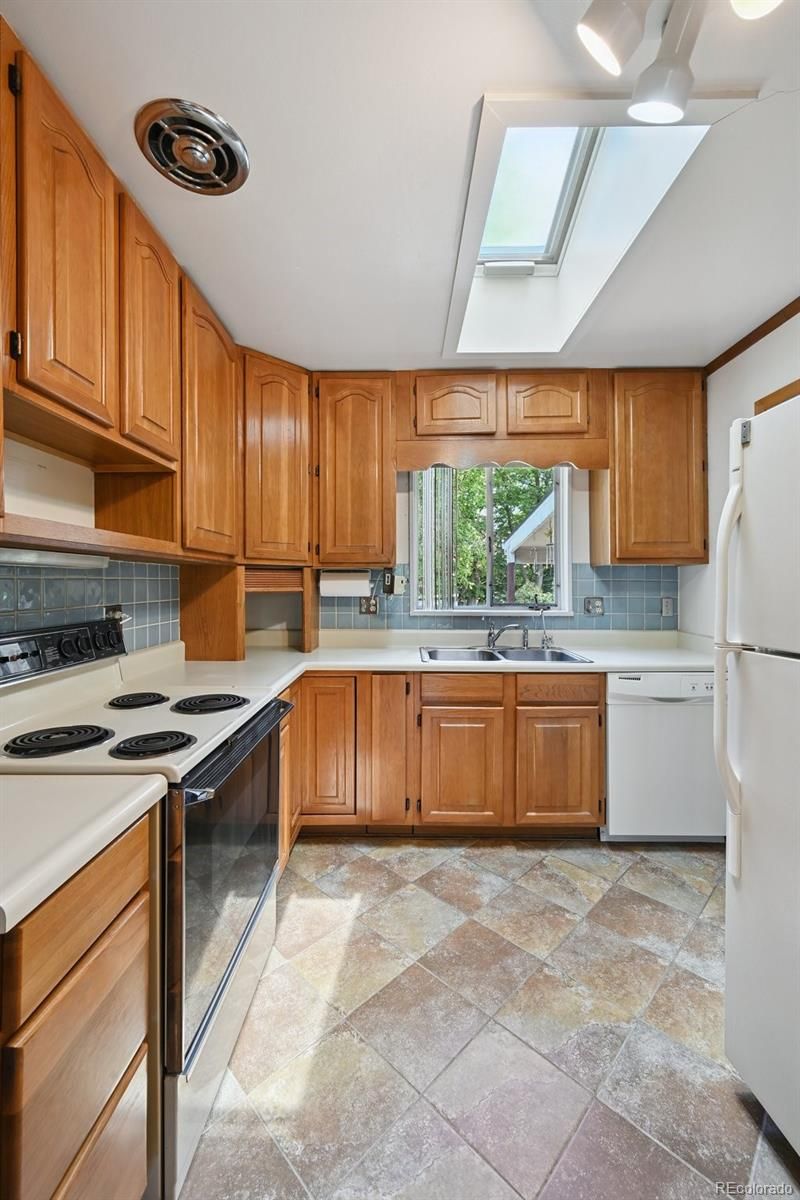 940 Nile St, Golden, CO 80401