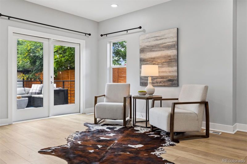 2111 S Franklin St, Denver, CO 80210