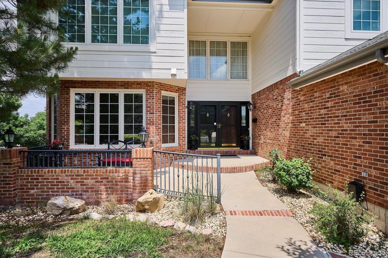 9416 Kemper Dr, Lone Tree, CO 80124