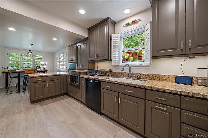 1040 N Kearney St, Denver, CO 80220