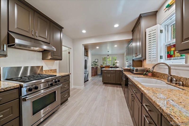 1040 N Kearney St, Denver, CO 80220