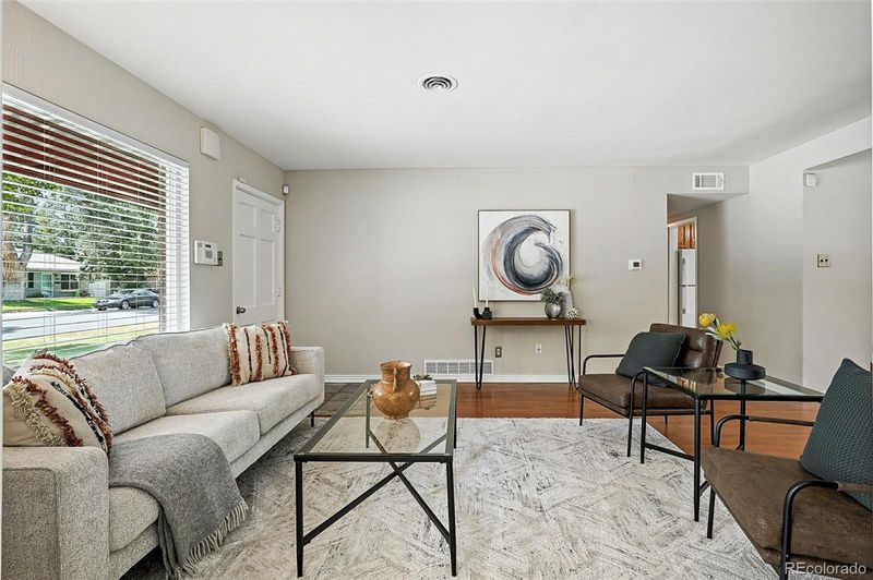 1060 Ursula St, Aurora, CO 80011