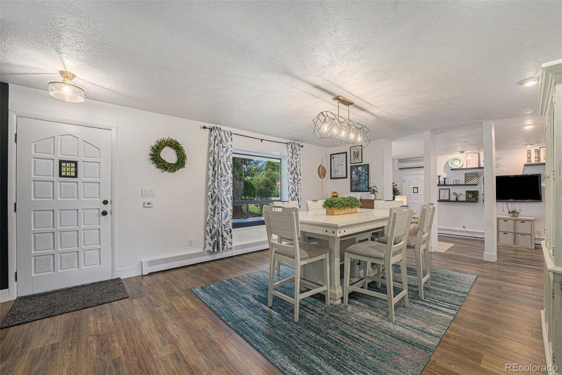 90 Hoyt St, Lakewood, CO 80226