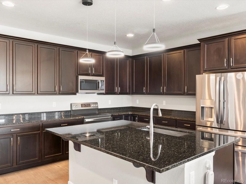 3931 Eaton Park St, Aurora, CO 80019