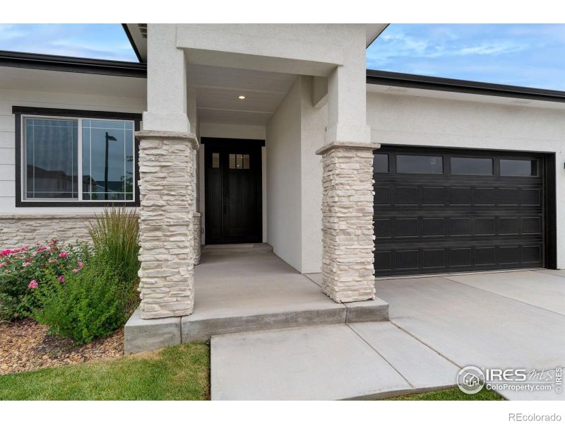 23845 E River Front Dr, Aurora, CO 80019