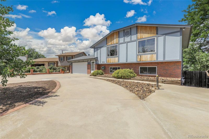1659 S Naples St, Aurora, CO 80017