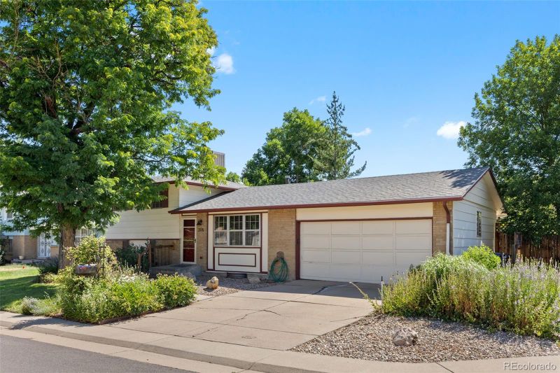3176 S Alton Ct, Denver, CO 80231