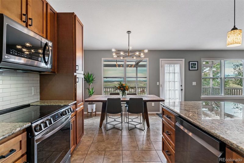 2930 S Deframe Way, Lakewood, CO 80228