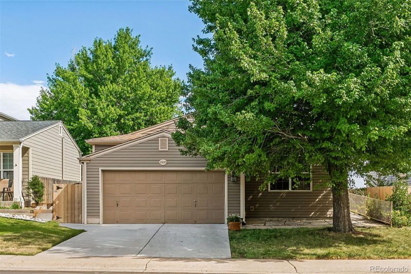 2930 S Deframe Way, Lakewood, CO 80228