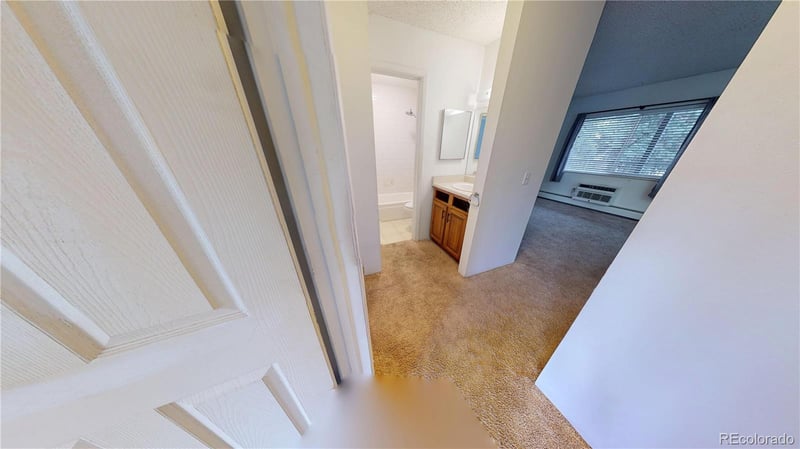 2225 S Jasmine St #207, Denver, CO 80222
