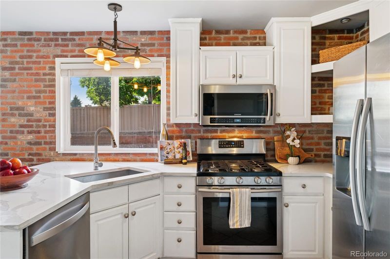 561 James St, Highlands Ranch, CO 80126