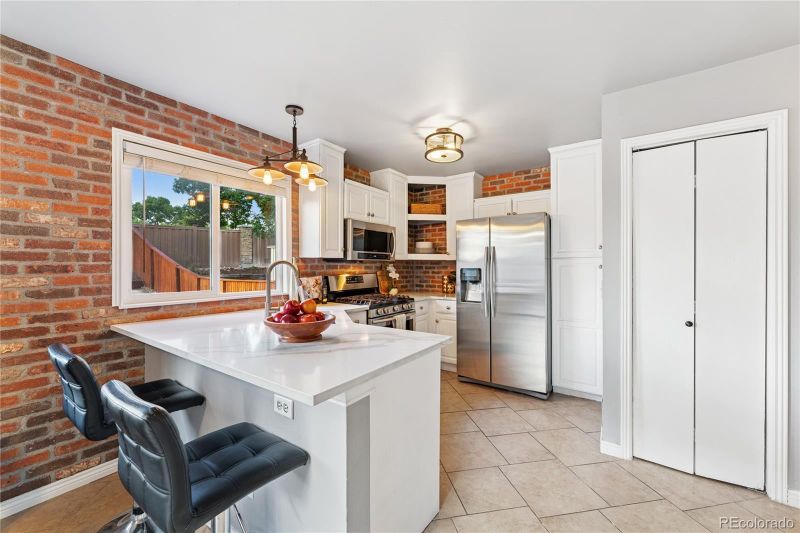 561 James St, Highlands Ranch, CO 80126
